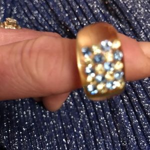 FUN RING‼️ BLUE AND CRYSTAL STONES